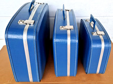SET DE 3 VALISES ANCIENNES   RIGIDES BLEUES VINTAGE    NEUVES   JAMAIS VOYAGEES