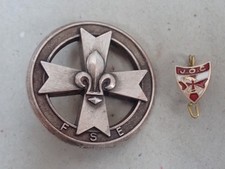 2 insignes scout - Jeunesse Ouvrière Chrétienne et  F.S.E