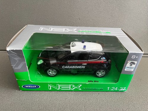 Voiture miniature alfa romeo - miniature,