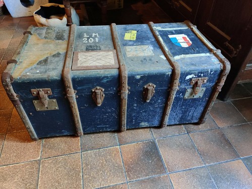Malle courrier etiquetée - malle,
