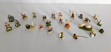 Lot de 24 mini figurines