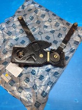 Crémaillère de lève-vitre