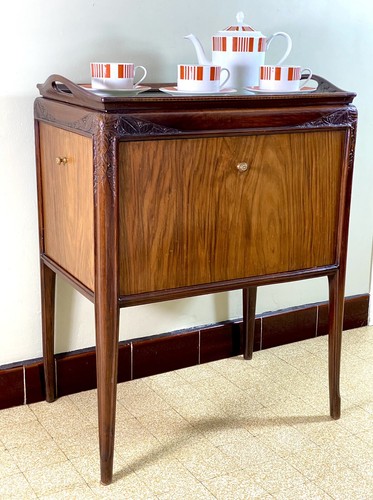 Superbe table the bar - table, a