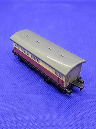 Red express coach thomas - red,