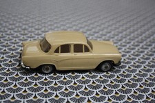 Voiture miniature Norev plastique Simca Aronde P 60 au 1/43