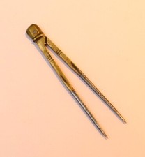 Petit compas en laiton et acier, XVIIIe