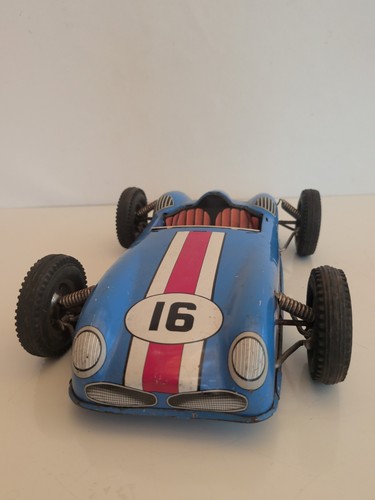 Voiture joustra tôle - tôle, à