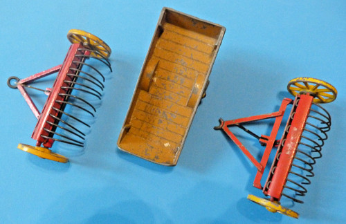 Dinky toys halesowen farm - dinky,