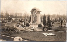 MILITARIA 14/18 CARTE PHOTO - le monument du camp de Regensburg