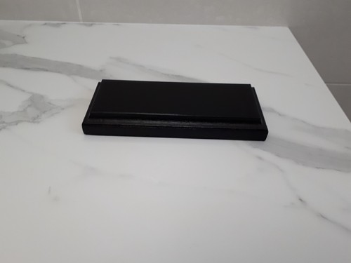 Socle bois peint noir - en,