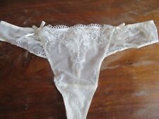 CHANTELLE LUXUEUX STRING DENTELLE BRODE TULLE NOUEDS BLANC FR 46 NEUF