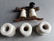 LOT D'ANCIENS ELEMENTS MATERIEL ELECTRIQUE EN PORCELAINE