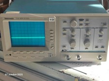 Oscilloscope Tektronix TAS455 2x60MHZ  HS  pour pièces ou remise en état  ( O3 )