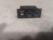 Prise port USB RENAULT CLIO 5