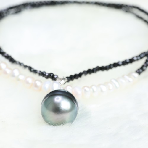 Collier ras cou - de, noire