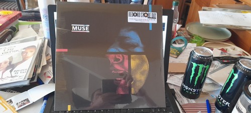 Muse debut 12 - /, (2026)