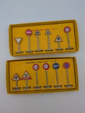 panneaux de signalisation Dinky Toys Meccano N° 40 et 41