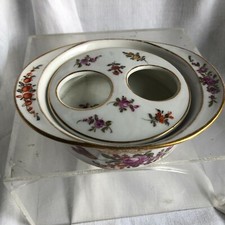 PRESENTOIR  A OEUFS  PORCELAINE ALLEMANGNE ? 20  EME SIECLE BON ETAT  
