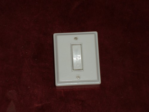 Interrupteur poussoir avec - interrupteur,