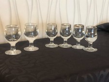 anciens verres à liqueur