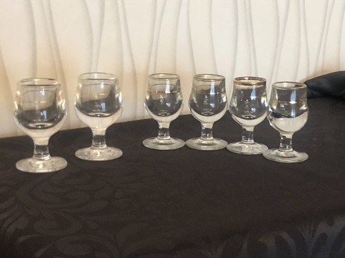 Anciens verres liqueur - anciens, à