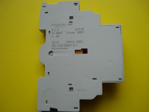 Contact auxilliaire pour - ,