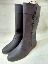 Bottes médiévales en cuir