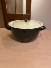 Ancienne cocotte noire jaune émaillée Vintage Cuisine années 50 Pyrex Japy?