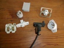 petit MATERIEL ELECTRIQUE (lot de 7 pièces)