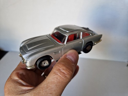 Corgi toy 007 - aston, db5