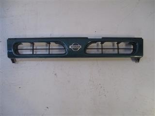 Calandre nissan terrano - nissan,