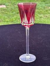 TRES JOLI VERRE DE COULEUR EN CRISTAL DE SEVRES MODELE SEGOVIE