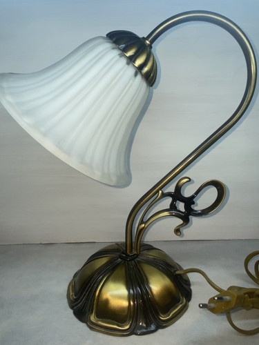 Jolie lampe poser - poser, en