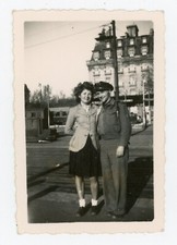 PHOTO snapshot, un militaire marin fusilier scène de rue WW2