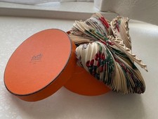 Foulard en soie plissé