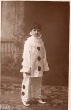 BJ034 Carte Photo vintage card RPPC Enfant déguisement Pierrot studio costume