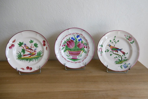 Trois assiettes faience saint - trois,