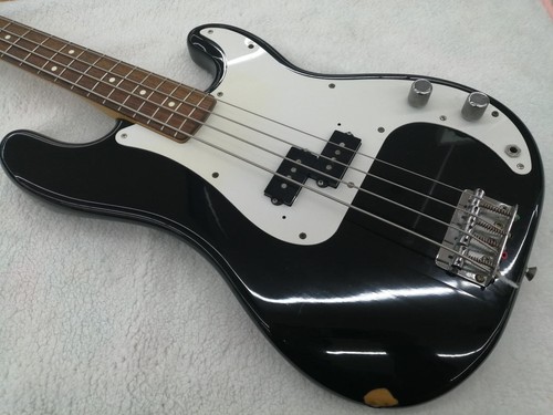 Guitare basse électrique
