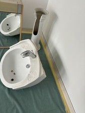 Lavabo de salle de bain avec colonne 
