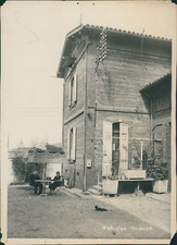 Saludas, Toulouse, Couple dans le jardin  Vintage silver print.  Tirage argent
