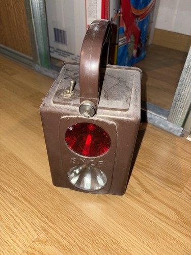 Lanterne lampe f - lanterne,