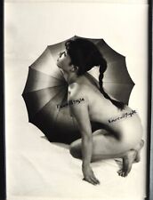 PHOTO art nu asiatique jeune femme nue au parapluie original 1960 U494