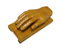 Main Sculpté En Bois Monoxyle.