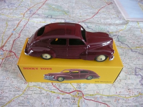 Peugeot 203 berline bordeaux - 203,