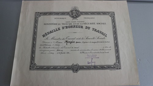 Ancien diplome brevet - , medaille