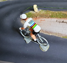 Figurine cycliste miniature