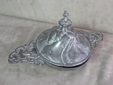 ECUELLE COUVERTE en étain XIXème. Bordeaux. Style Rocaille.