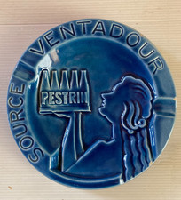 Grand cendrier bleu femme pub