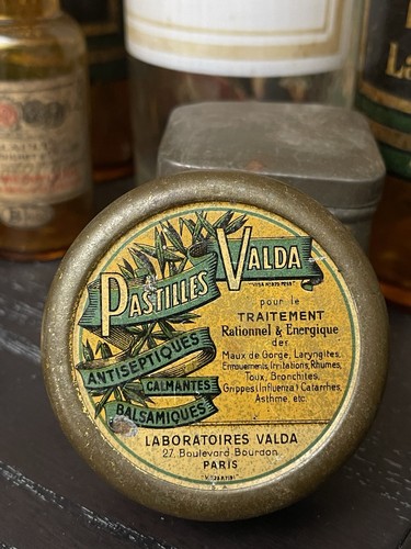 Boîte ancienne ronde