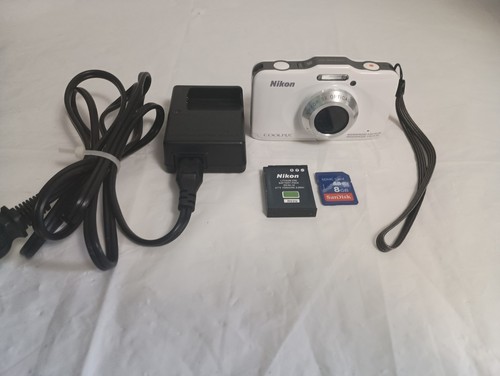 Nikon coolpix s31 1mp - coolpix, white
